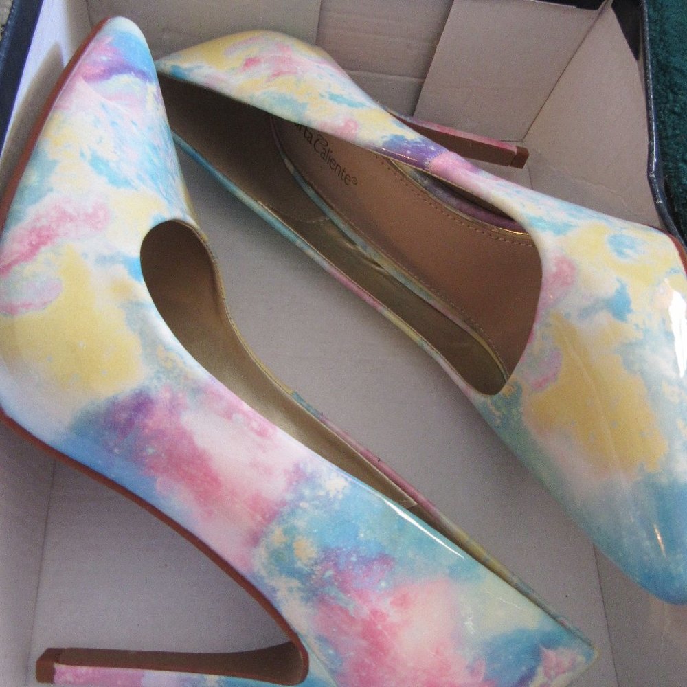 Torta Caliente  Tie-Dyed Heels  Size 8